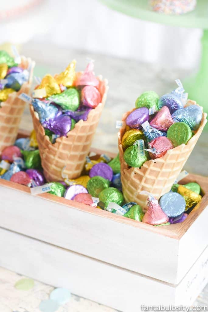 Ice Cream Baby Shower Centerpiece. (Image credit: Fantabulosity)
