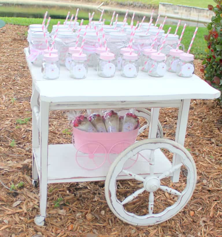 Ice Cream Theme for the most adorable baby shower. (image credit: Simply Jo)